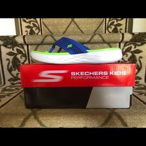 🐳 Skechers 🐳 Kids Size 13 Flip Flops Green/Blue